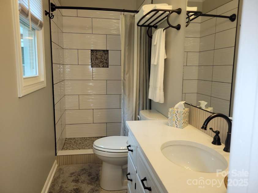 854 Silver Fox Drive, Concord, NC 28025.  MLS# CAR4251256, YatesRealty ID 26171. Primary #2 en suite bath.