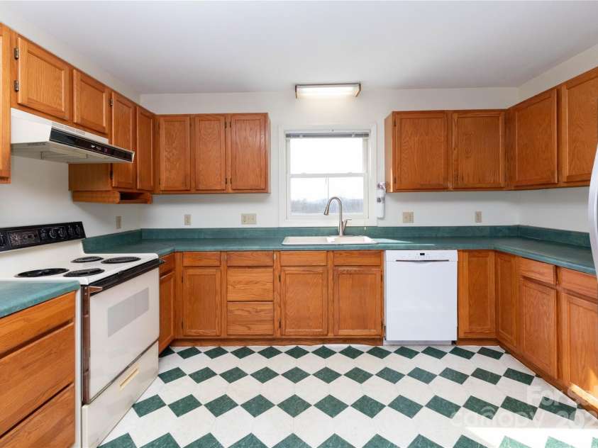 1510 Graham Road, Marshall, NC 28753.  MLS# CAR4241264, YatesRealty ID 26172. Kitchen