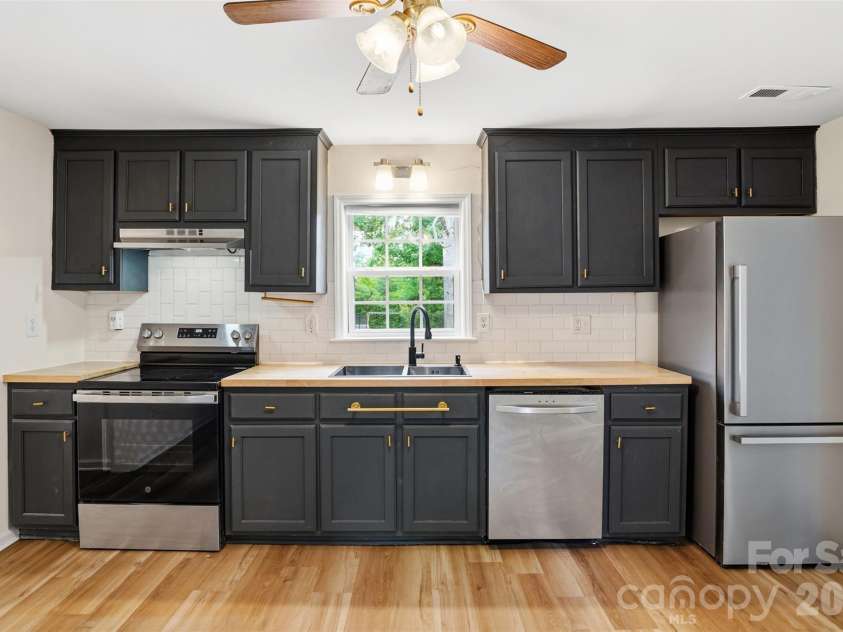 2425 Pageland Highway, Monroe, NC 28112.  MLS# CAR4383302, YatesRealty ID 26172. 