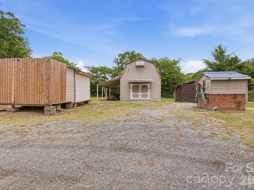 2425 Pageland Highway, Monroe, NC 28112.  MLS# CAR4383302, YatesRealty ID 26172. 