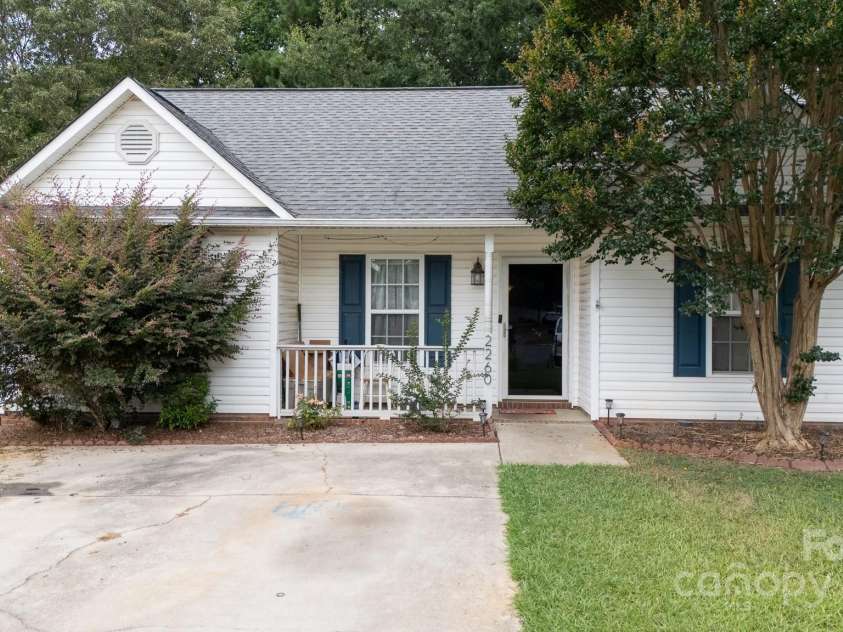 2260 Nuthatch Drive, Rock Hill, SC 29732.  MLS# CAR4280949, YatesRealty ID 26173. 