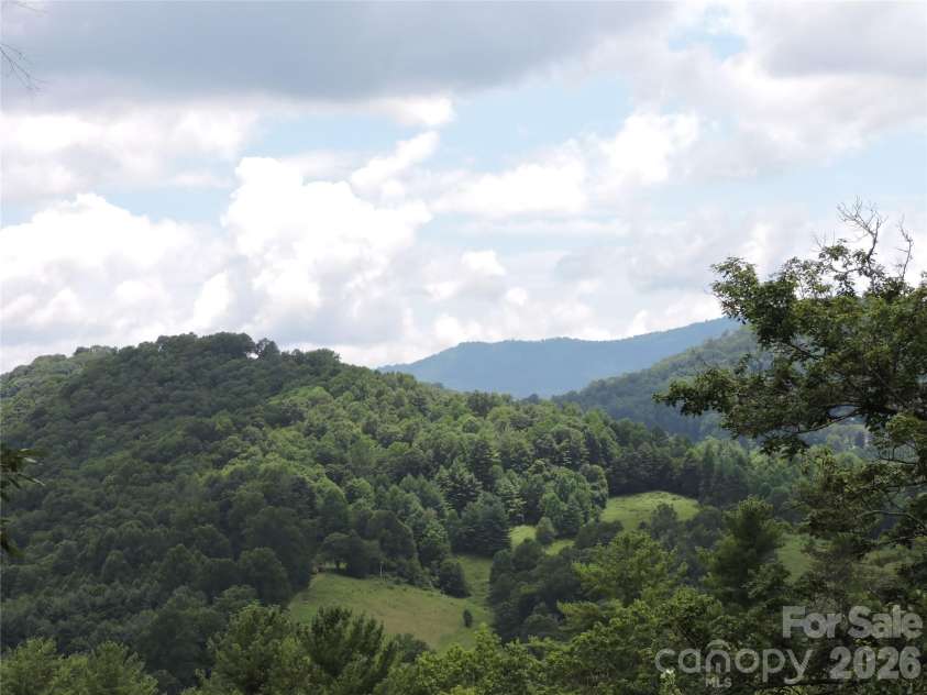 357 Rosewood Lane, Burnsville, NC 28714.  MLS# CAR4385330, YatesRealty ID 26173. 