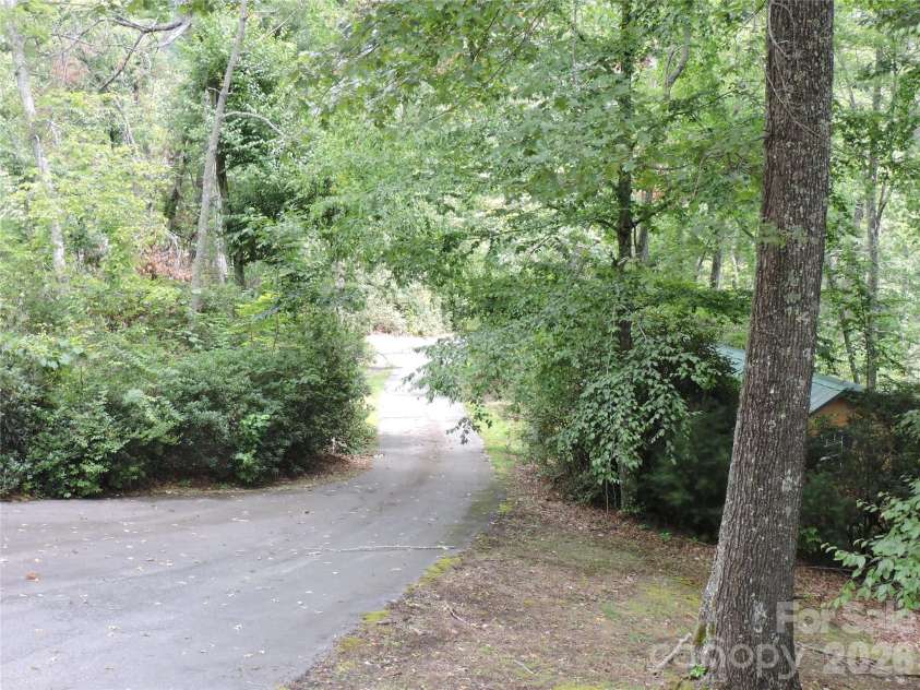 357 Rosewood Lane, Burnsville, NC 28714.  MLS# CAR4385330, YatesRealty ID 26173. 