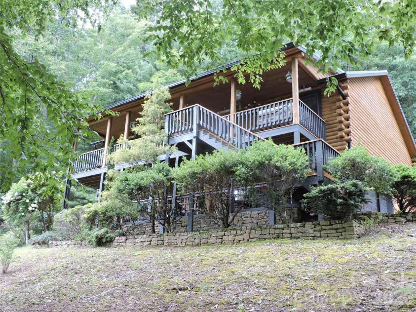 357 Rosewood Lane, Burnsville, NC 28714.  MLS# CAR4385330, YatesRealty ID 26173. 