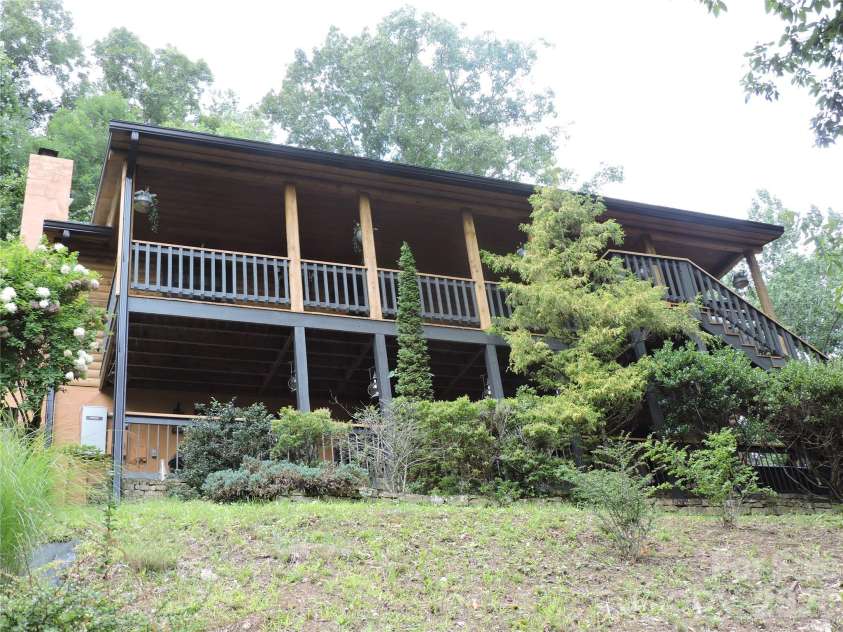 357 Rosewood Lane, Burnsville, NC 28714.  MLS# CAR4385330, YatesRealty ID 26173. 