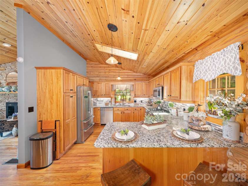 357 Rosewood Lane, Burnsville, NC 28714.  MLS# CAR4385330, YatesRealty ID 26173. Kitchen