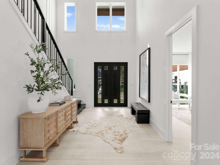 5428 Carmel Road, Charlotte, NC 28226.  MLS# CAR4189803, YatesRealty ID 26176. Foyer
