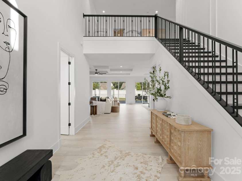 5428 Carmel Road, Charlotte, NC 28226.  MLS# CAR4189803, YatesRealty ID 26176. Foyer
