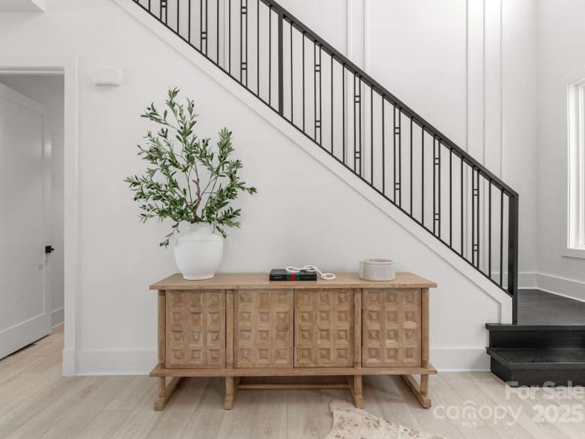 5428 Carmel Road, Charlotte, NC 28226.  MLS# CAR4189803, YatesRealty ID 26176. Foyer