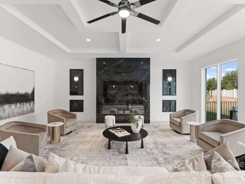 5428 Carmel Road, Charlotte, NC 28226.  MLS# CAR4189803, YatesRealty ID 26176. Living Room