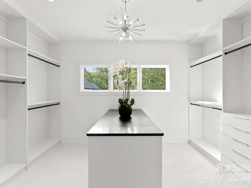 5428 Carmel Road, Charlotte, NC 28226.  MLS# CAR4189803, YatesRealty ID 26176. Primary Closet
