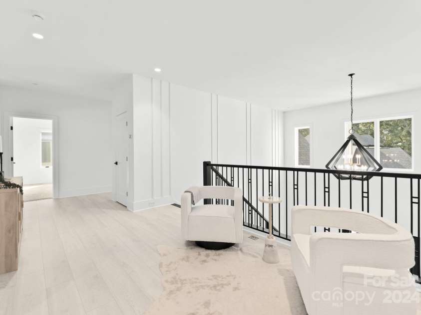 5428 Carmel Road, Charlotte, NC 28226.  MLS# CAR4189803, YatesRealty ID 26176. Upstair Landing