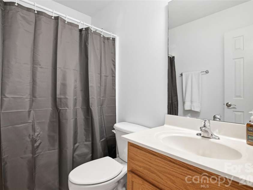 1514 Hawthorne Drive, Indian Trail, NC 28079.  MLS# CAR4382763, YatesRealty ID 26177. Full bathroom 