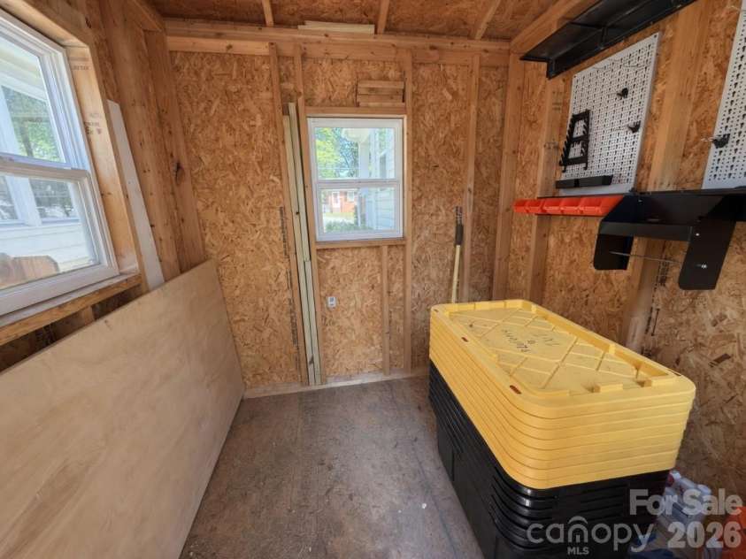 2120 Highland Street, Charlotte, NC 28208.  MLS# CAR4373959, YatesRealty ID 26178. 