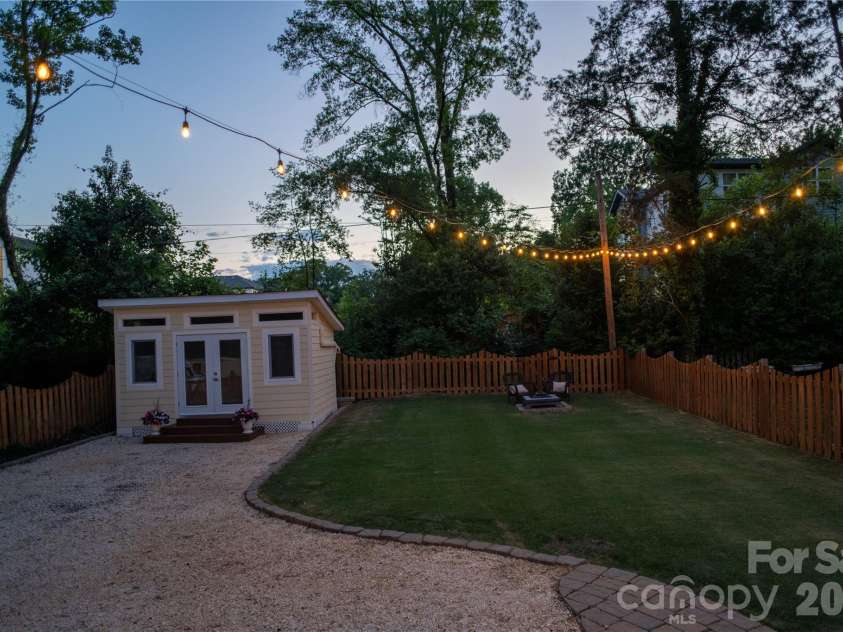 2120 Highland Street, Charlotte, NC 28208.  MLS# CAR4373959, YatesRealty ID 26178. 