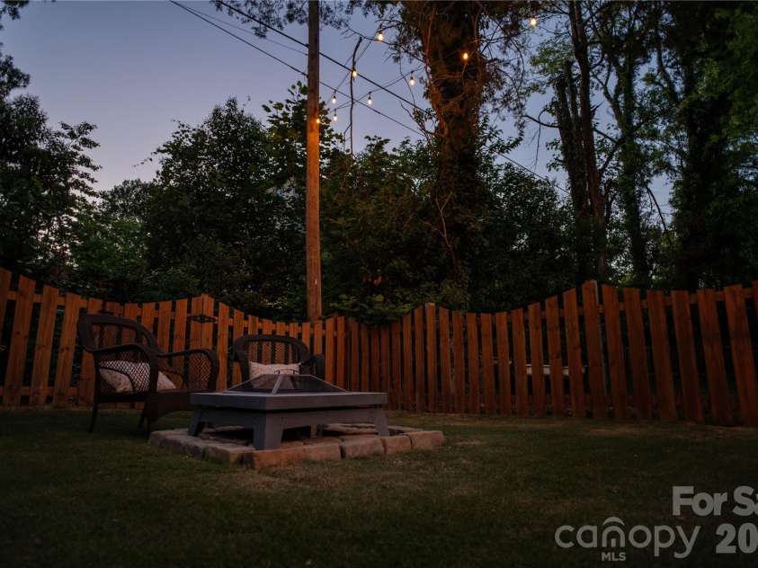2120 Highland Street, Charlotte, NC 28208.  MLS# CAR4373959, YatesRealty ID 26178. 