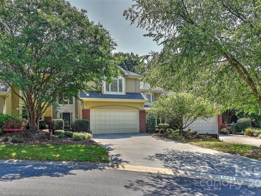 6623 Gaywind Drive, Charlotte, NC 28226.  MLS# CAR4277383, YatesRealty ID 26178. 