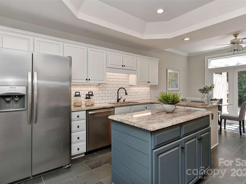 6623 Gaywind Drive, Charlotte, NC 28226.  MLS# CAR4277383, YatesRealty ID 26178. 