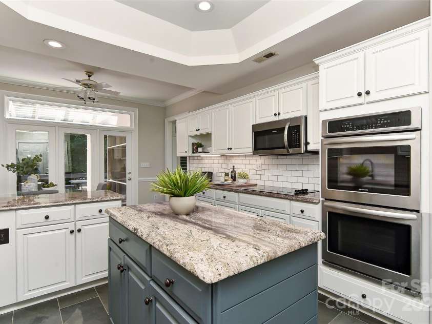6623 Gaywind Drive, Charlotte, NC 28226.  MLS# CAR4277383, YatesRealty ID 26178. 