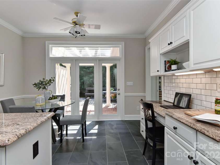 6623 Gaywind Drive, Charlotte, NC 28226.  MLS# CAR4277383, YatesRealty ID 26178. 