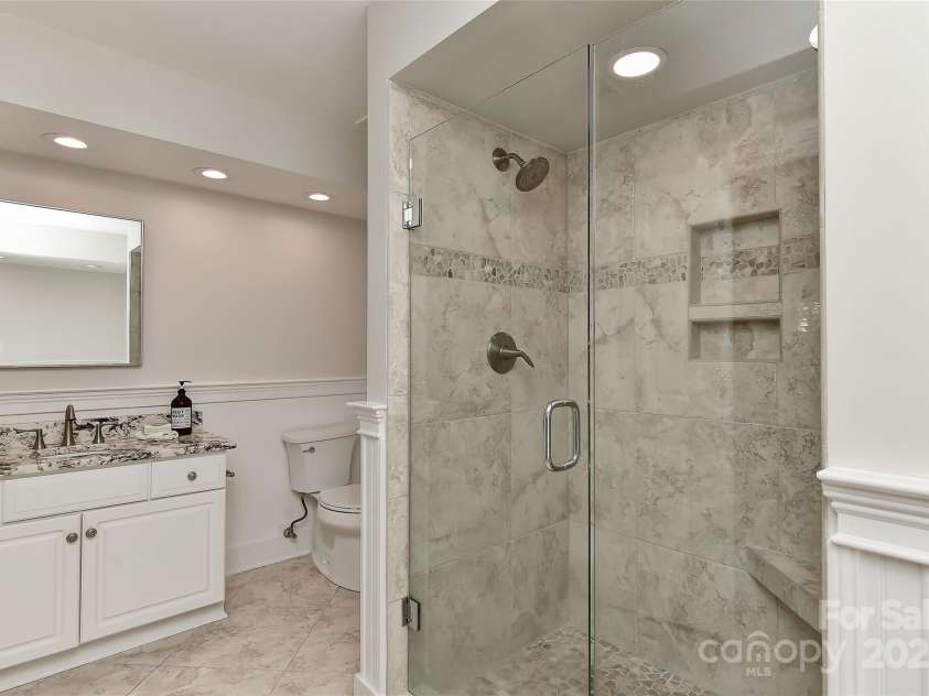 6623 Gaywind Drive, Charlotte, NC 28226.  MLS# CAR4277383, YatesRealty ID 26178. 