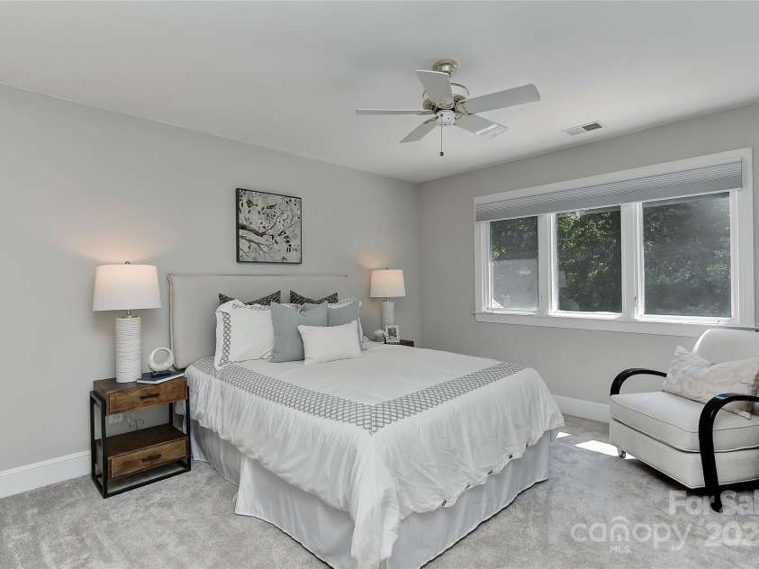 6623 Gaywind Drive, Charlotte, NC 28226.  MLS# CAR4277383, YatesRealty ID 26178. 