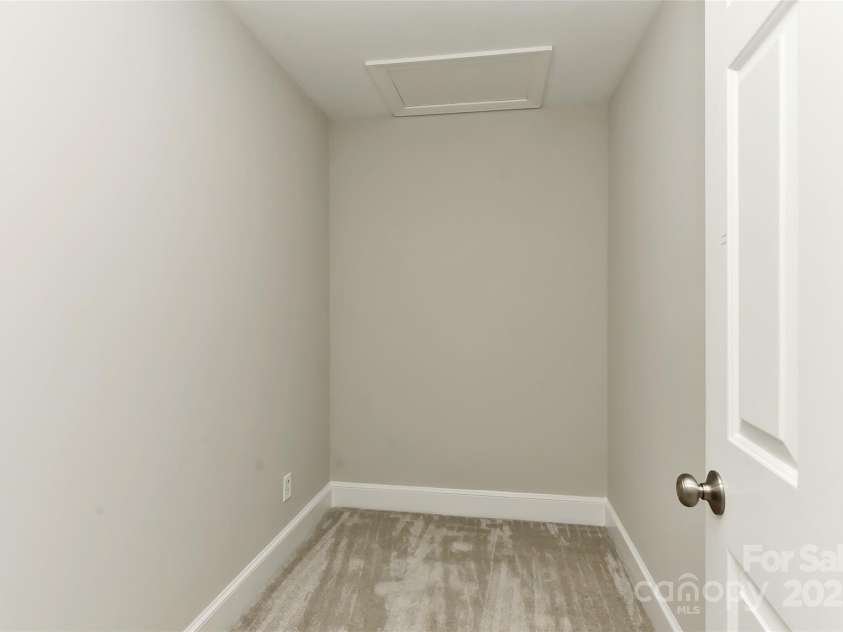 6623 Gaywind Drive, Charlotte, NC 28226.  MLS# CAR4277383, YatesRealty ID 26178. 