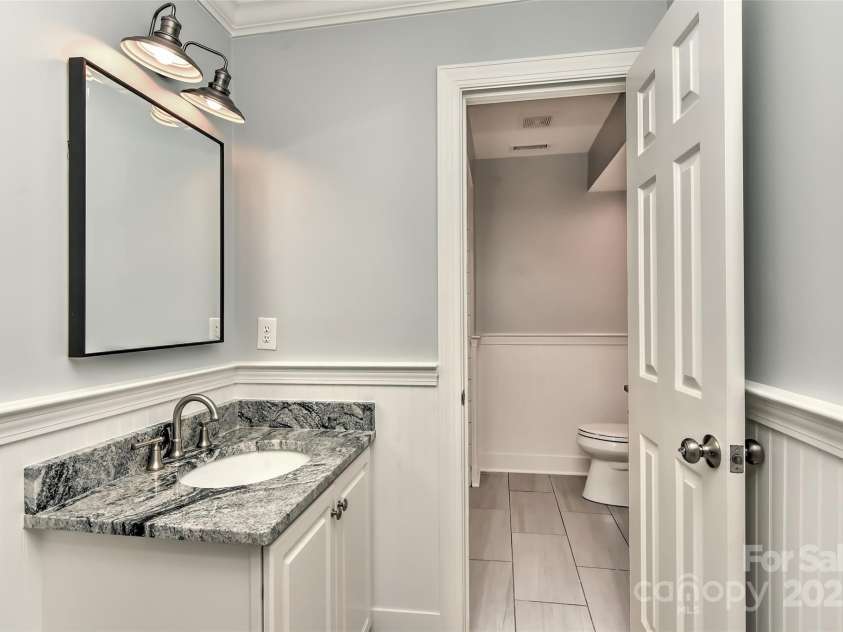 6623 Gaywind Drive, Charlotte, NC 28226.  MLS# CAR4277383, YatesRealty ID 26178. 