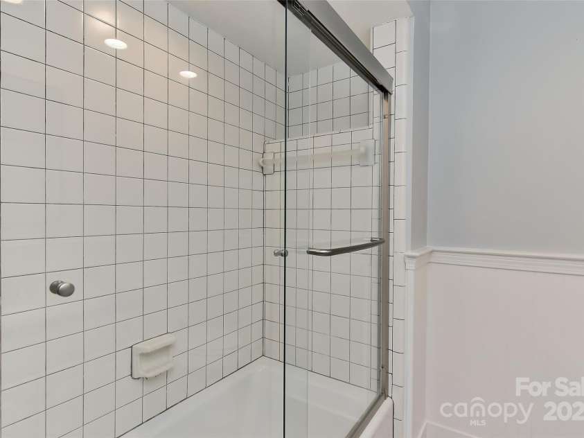 6623 Gaywind Drive, Charlotte, NC 28226.  MLS# CAR4277383, YatesRealty ID 26178. 