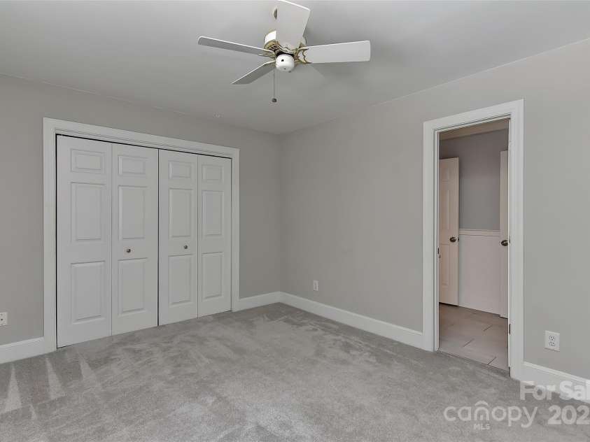 6623 Gaywind Drive, Charlotte, NC 28226.  MLS# CAR4277383, YatesRealty ID 26178. 