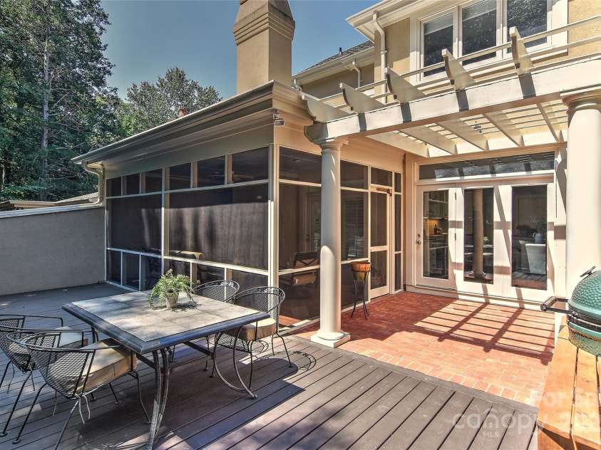 6623 Gaywind Drive, Charlotte, NC 28226.  MLS# CAR4277383, YatesRealty ID 26178. 
