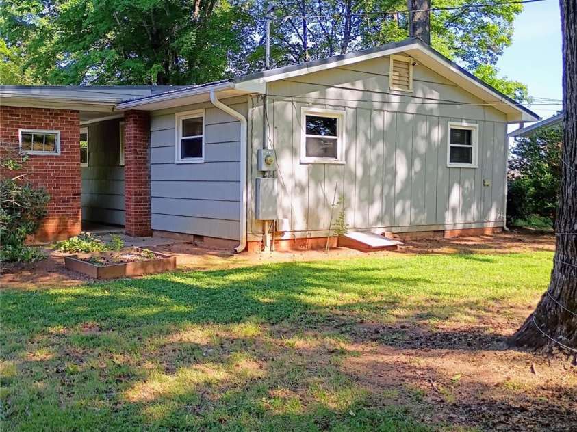 159 Edgewood Drive, Forest City, NC 28043.  MLS# CAR4342009, YatesRealty ID 26179. 