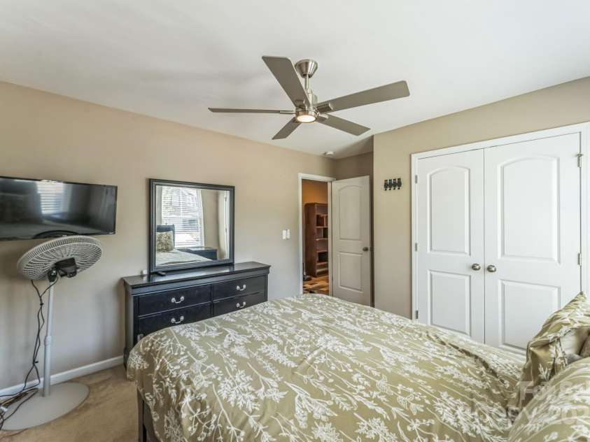 6412 Bluegill Road, Charlotte, NC 28216.  MLS# CAR4272269, YatesRealty ID 26179. 