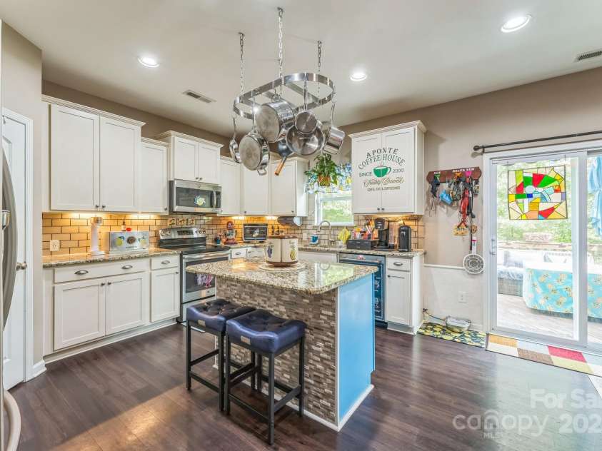 6412 Bluegill Road, Charlotte, NC 28216.  MLS# CAR4272269, YatesRealty ID 26179. 