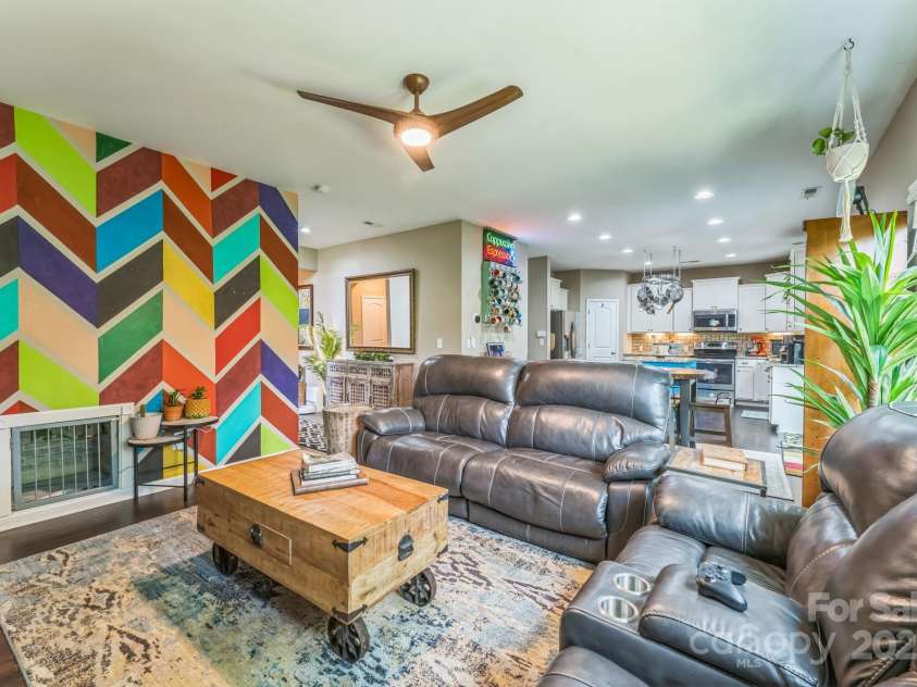 6412 Bluegill Road, Charlotte, NC 28216.  MLS# CAR4272269, YatesRealty ID 26179. 
