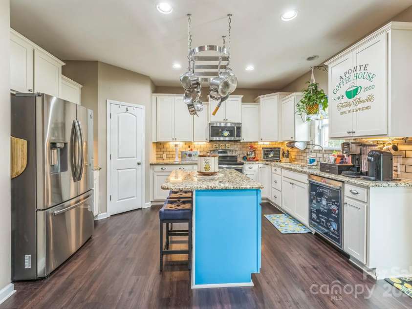 6412 Bluegill Road, Charlotte, NC 28216.  MLS# CAR4272269, YatesRealty ID 26179. 