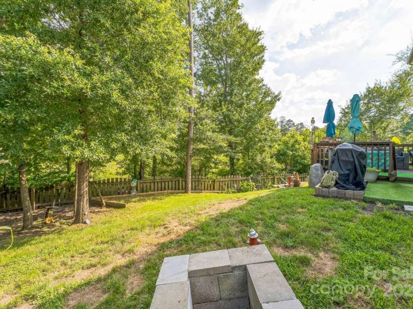 6412 Bluegill Road, Charlotte, NC 28216.  MLS# CAR4272269, YatesRealty ID 26179. 