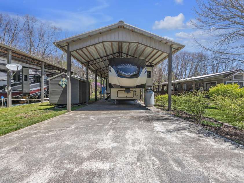 195 Finch Way, West Jefferson, NC 28694.  MLS# CAR4249763, YatesRealty ID 2618. 