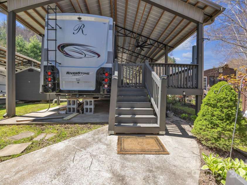 195 Finch Way, West Jefferson, NC 28694.  MLS# CAR4249763, YatesRealty ID 2618. 