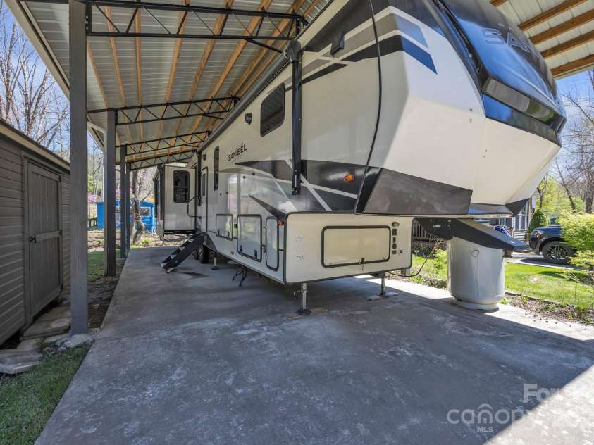 195 Finch Way, West Jefferson, NC 28694.  MLS# CAR4249763, YatesRealty ID 2618. 