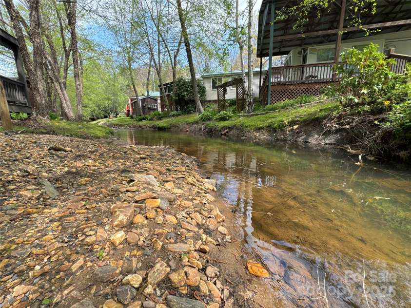 195 Finch Way, West Jefferson, NC 28694.  MLS# CAR4249763, YatesRealty ID 2618. 