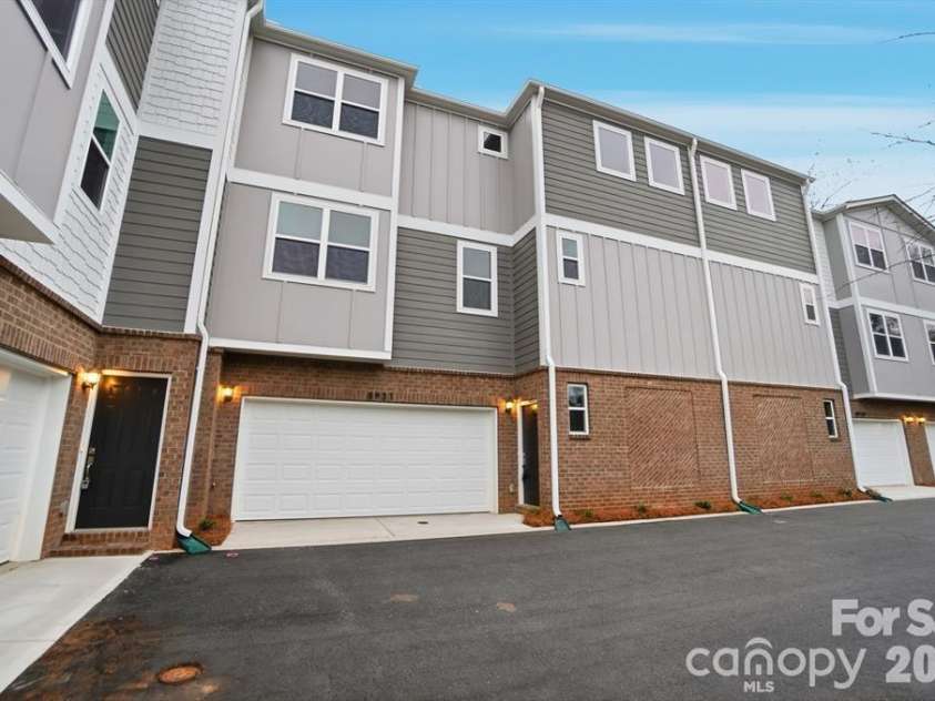 8931 Sharonbrook Drive, Charlotte, NC 28210.  MLS# CAR4403221, YatesRealty ID 2618. 