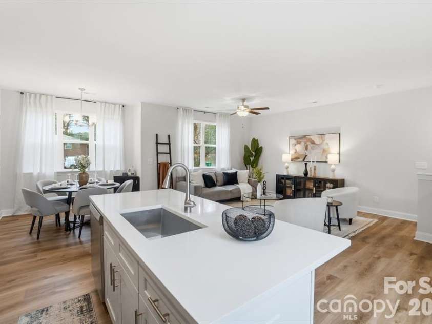 8931 Sharonbrook Drive, Charlotte, NC 28210.  MLS# CAR4403221, YatesRealty ID 2618. 