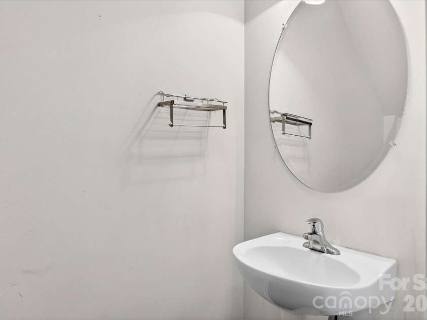 13506 Boulder Creek Drive, Charlotte, NC 28273.  MLS# CAR4378216, YatesRealty ID 26182. 1/2 Bath