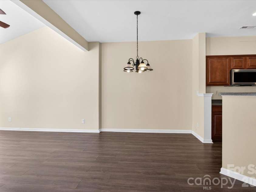 13506 Boulder Creek Drive, Charlotte, NC 28273.  MLS# CAR4378216, YatesRealty ID 26182. Eat in Kitchen Area
