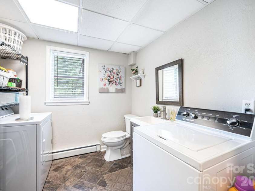 2651 31st Street Court, Hickory, NC 28601.  MLS# CAR4385317, YatesRealty ID 26183. Laundry with 1/2 bath