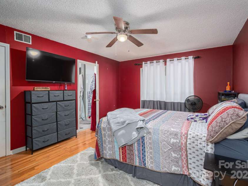 10925 Lassen Court, Charlotte, NC 28214.  MLS# CAR4270241, YatesRealty ID 26184. 