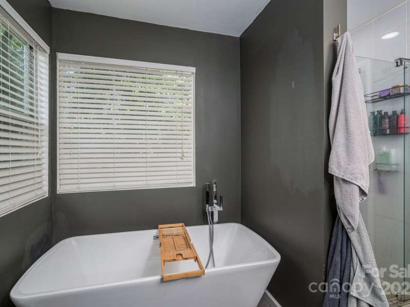 10925 Lassen Court, Charlotte, NC 28214.  MLS# CAR4270241, YatesRealty ID 26184. 
