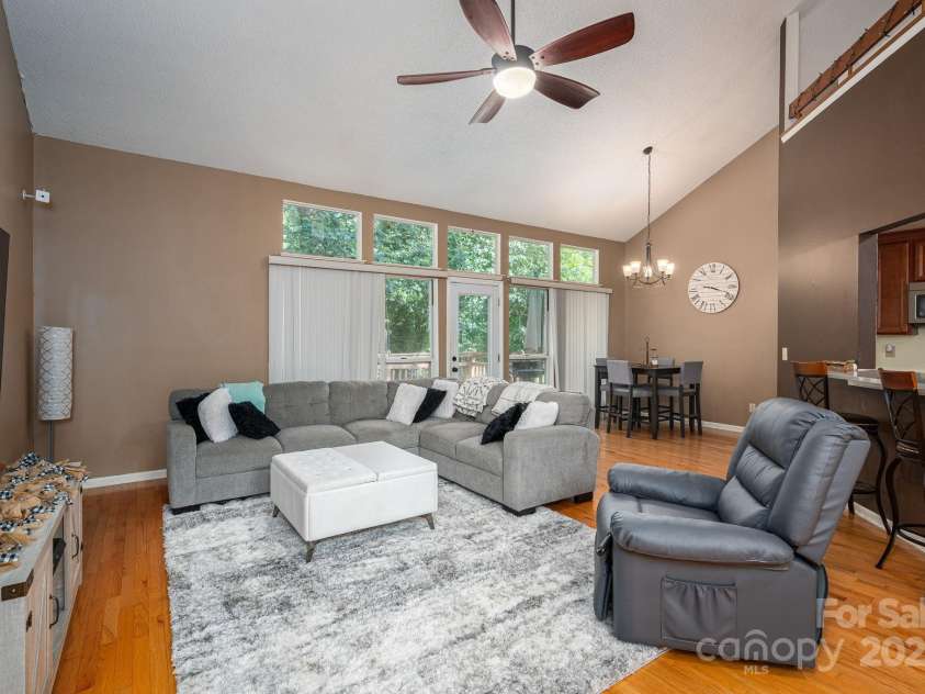 10925 Lassen Court, Charlotte, NC 28214.  MLS# CAR4270241, YatesRealty ID 26184. 
