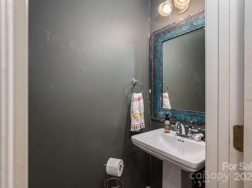 10925 Lassen Court, Charlotte, NC 28214.  MLS# CAR4270241, YatesRealty ID 26184. 